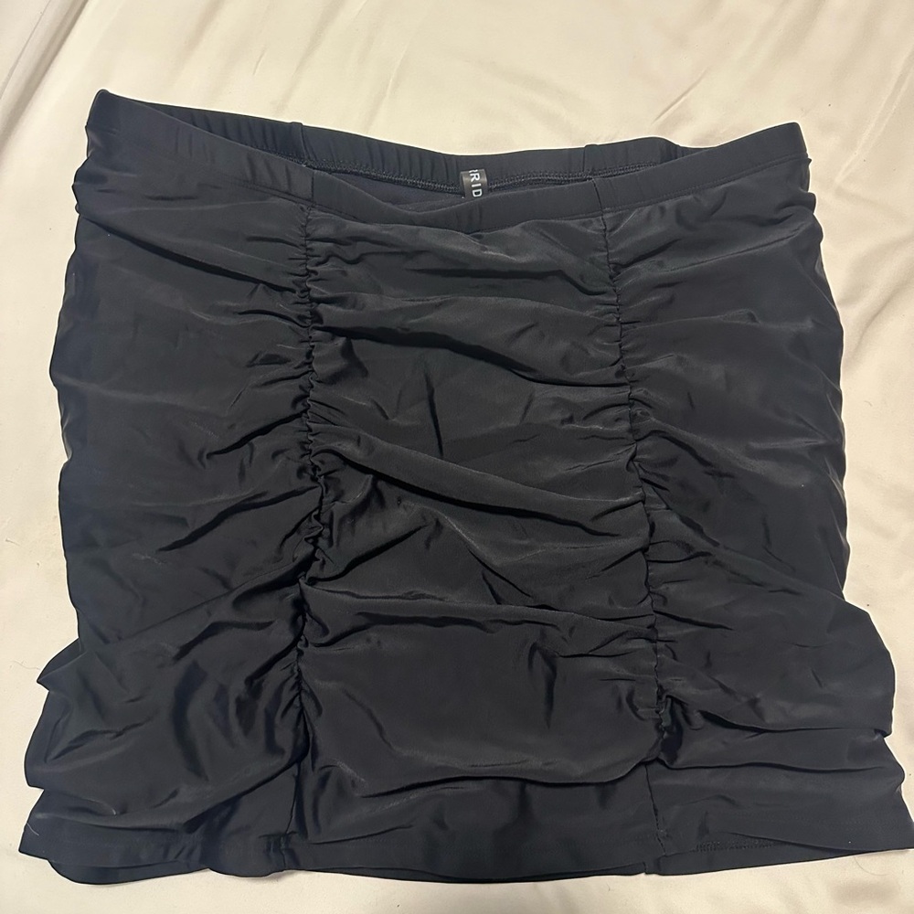Torrid high waisted swim skirt size 1